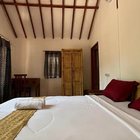 Cici Bungalow Senggigi Mangsit Exterior photo