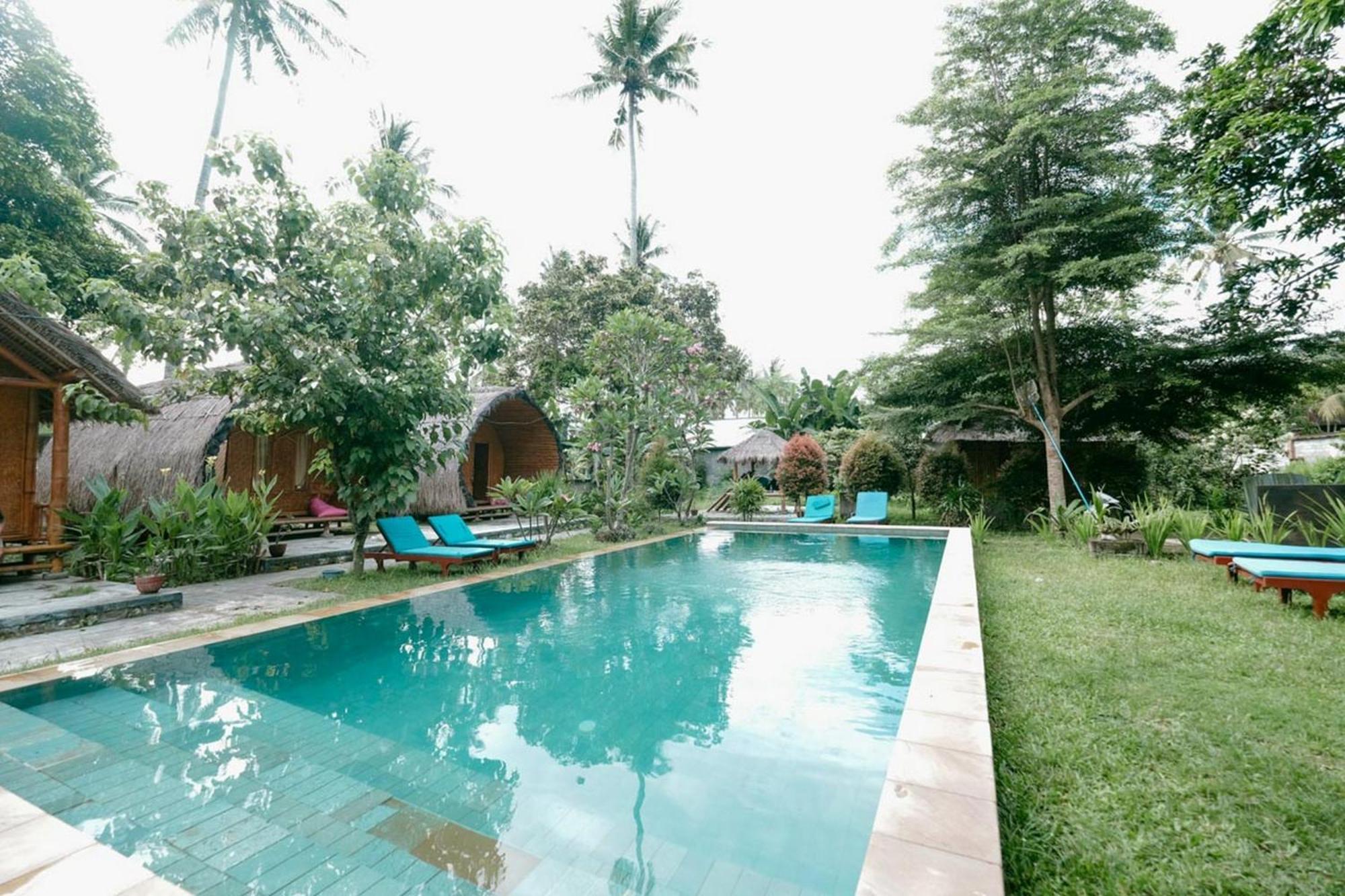 Cici Senggigi Hotel 2*